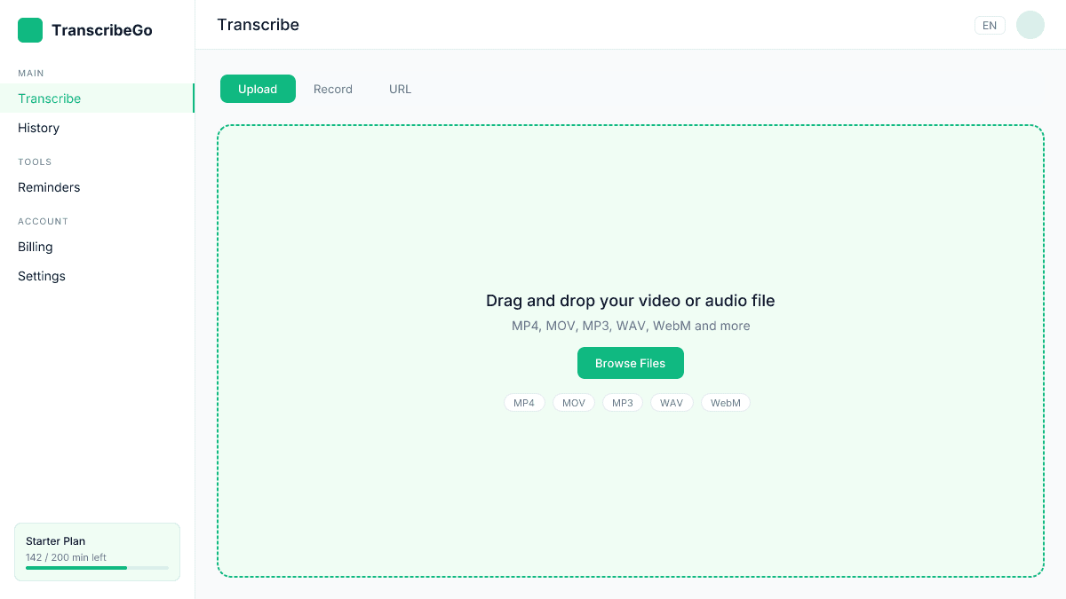 Interface de upload do TranscribeGo com área de arrastar e soltar para arquivos de vídeo