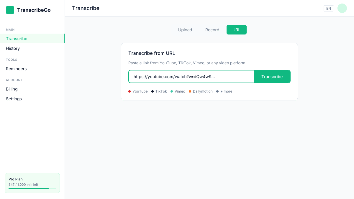 Interface de transcription par URL de TranscribeGo avec support YouTube, TikTok et Vimeo
