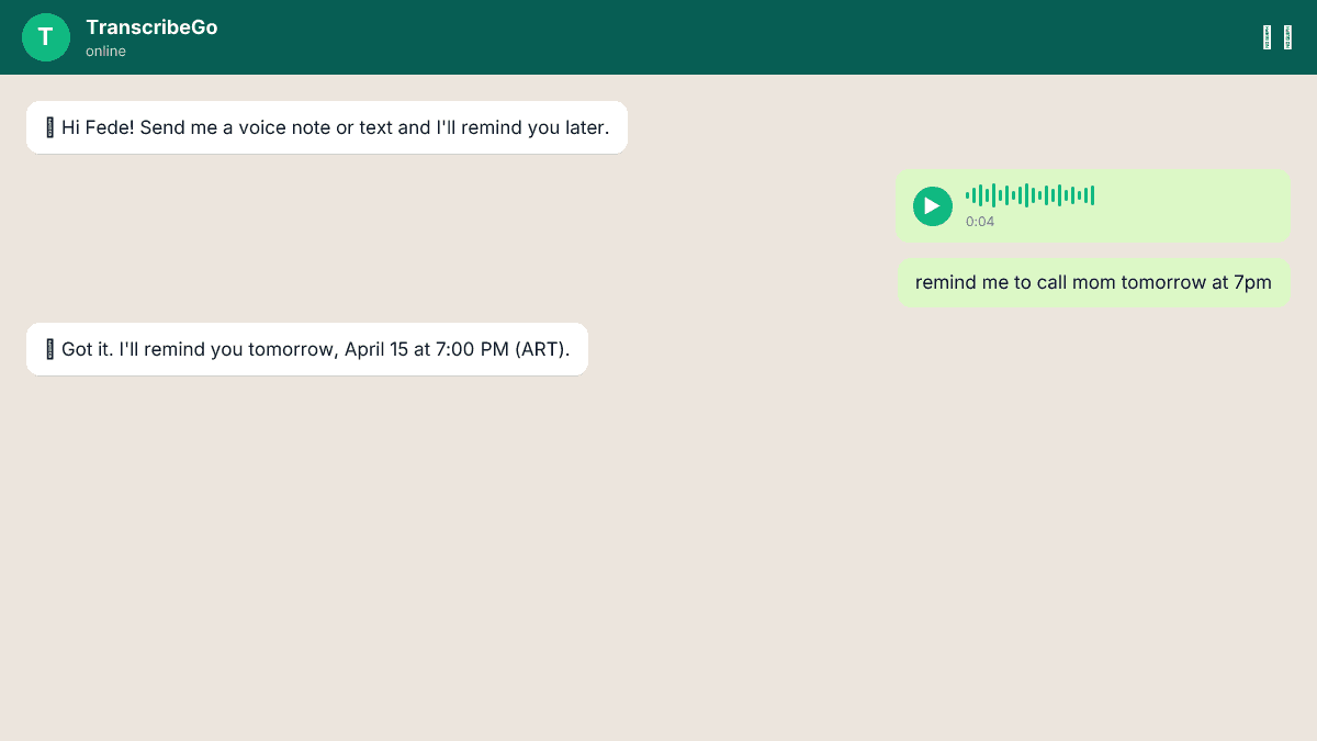 Чат WhatsApp, показывающий, как пользователь отправляет голосовое напоминание в TranscribeGo